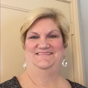 Meet your Posher, Laurie